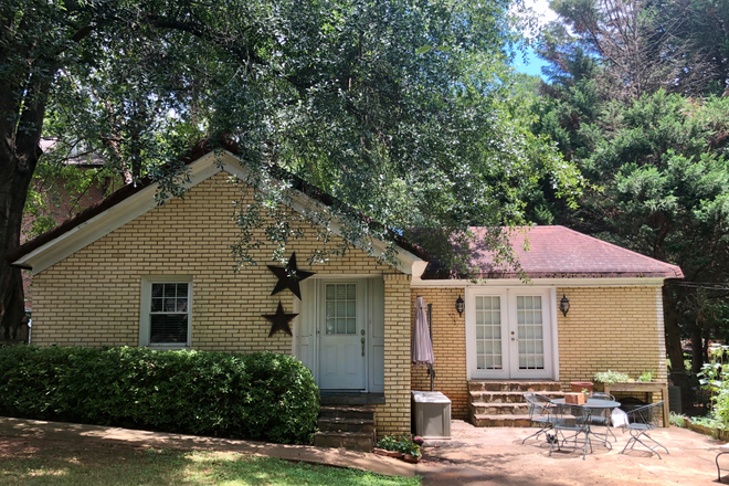 Front Entrance and Exterior - 1BR/1BA Cottage Available Starting Oct. 1, 2026