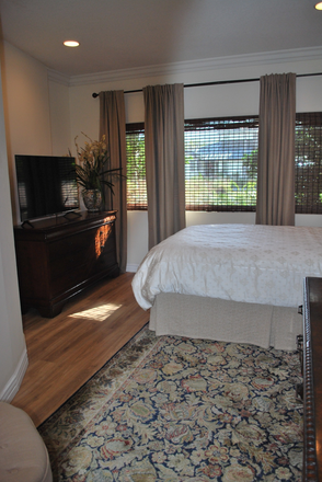 Queen bed, dresser,  flat screen tv - Newly Furnished  Room     Utilities/Internet Included