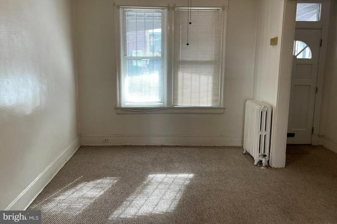 Living Room - Recently Renovated 3 Bedroom House-share in Columbia Heights Area - 5 minute walk to Howard