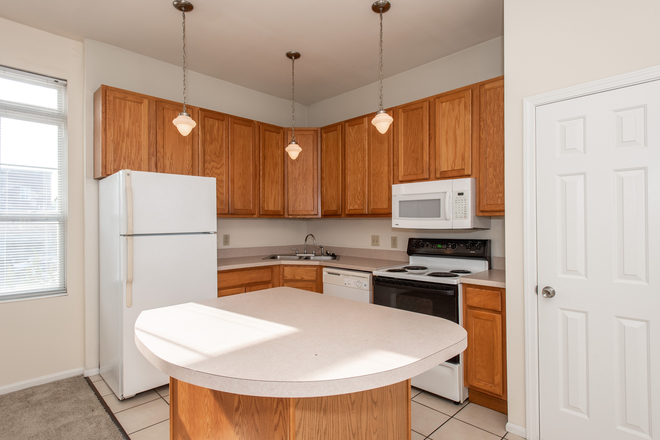Kitchen - 232 Donahue Apartments