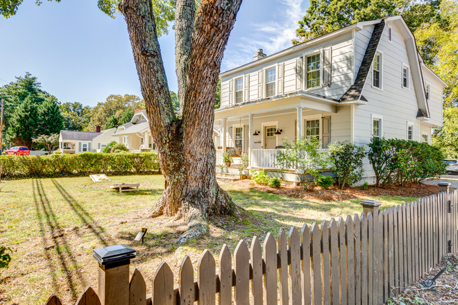 Outside - Polo Place - Five Bedroom Home