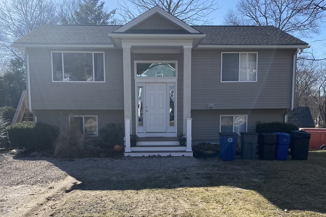 Front of house - 54 Wood Sorrel Trail Narragansett, RI 02874 House