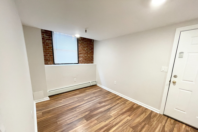 Bedroom - Hemenway St 4 Bed Fenway Apartments