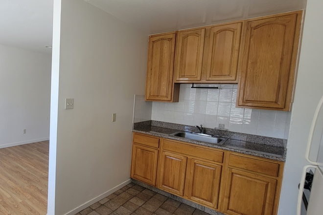 1 - Clean, quiet 2 bedroom, and end unit, with lots of Natural Light in the Living Room and Kitchen Apartments