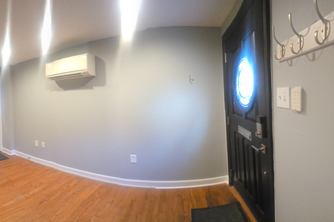 Living room - 918 Waverly St. Townhome