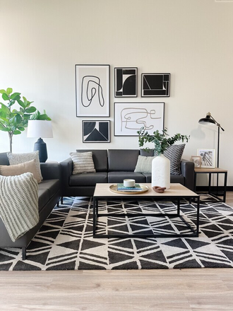 Living RoomKi - 2 bedroom, 1.5 bathroom renovated apartment, 1 bedroom for rent