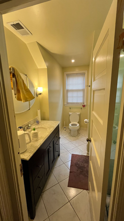 Upstairs bathroom - ROOM IN HOUSE TO SHARE