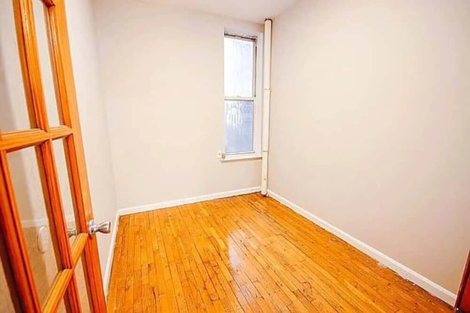 Bedroom - East Village Summer Sublet Apartments