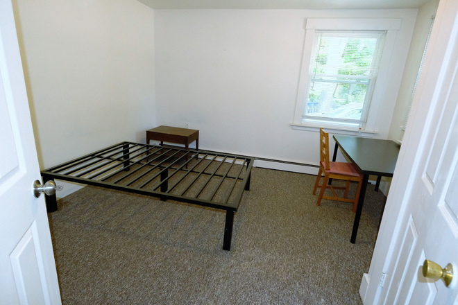 bedroom - For Year 2026-2027, Utilities Included, Walking Distance to Campus, The Big Den, Cafe/Grocery Apartments