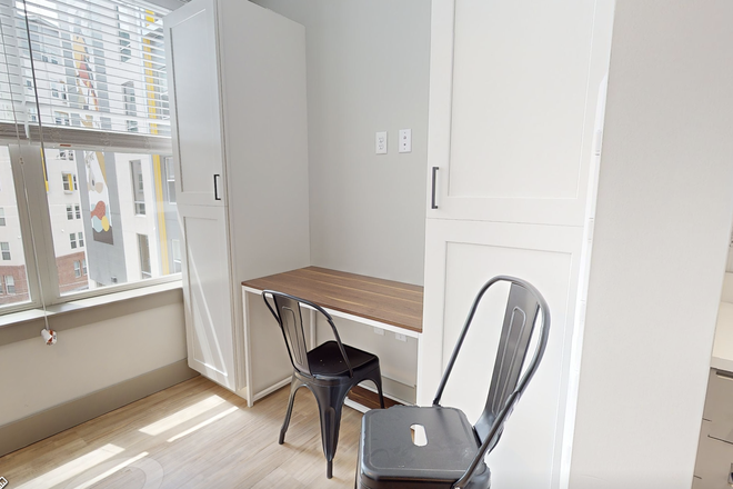 Desk/Study Area - 1 bed/1 bath Student Apartment in Aspen Heights