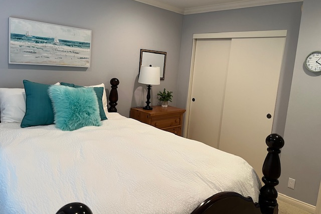 Bedroom - Private, Furnished Room in Lovely Turtle Rock, Irvine, Home - female preferred