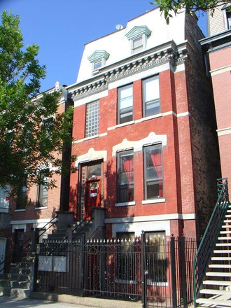 Street view - Spacious 3 Bedroom 1 bath apartments