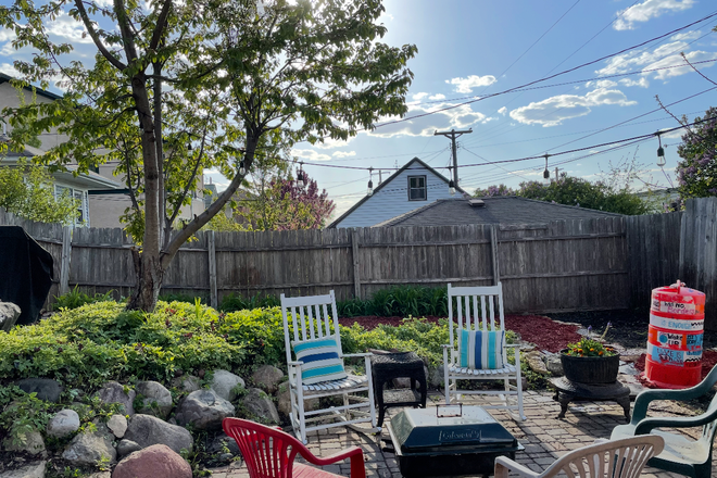 Backyard - Beautiful Home 6 blocks from campus Backyard paradise. Heated floors. Charm galore!