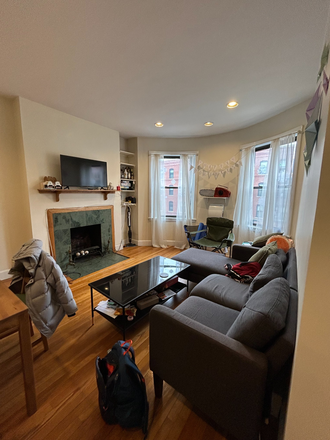 Living room - 4 Bed Available 9/1/26! *CONTACT NOAH 603-470-8181