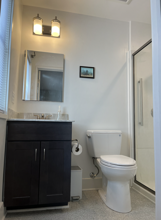 Bathroom-option 2 - Great Old Town location with 1 BR and 1Bath