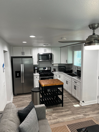 Kitchen - Gardener and pest control included 1 bed 1 bath