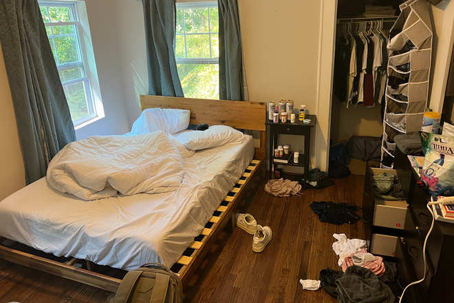 Bedroom 2 - Two rooms for Spring Semester, 10 minute drive to campus House