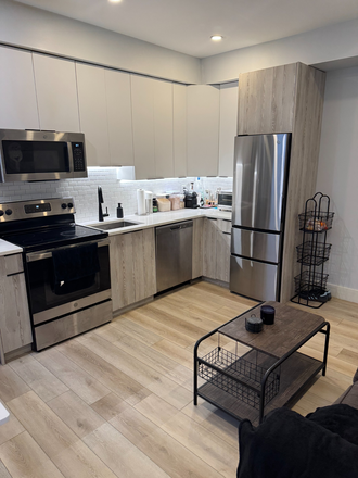 Kitchen - Serpentine Apartments