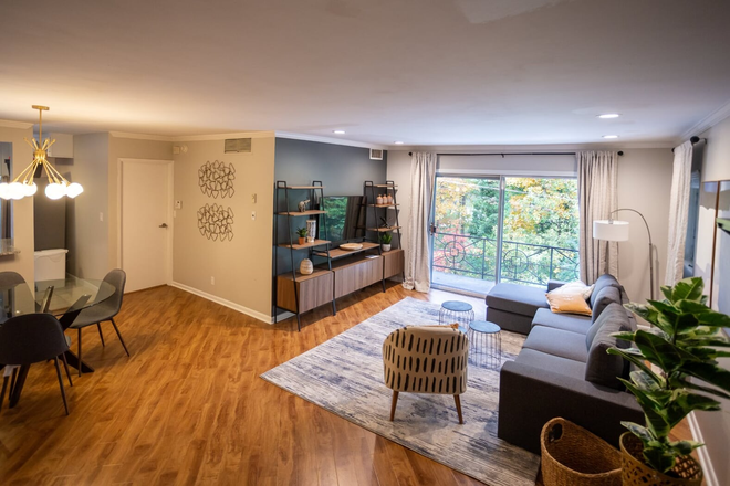 Living Room - Heathwood Gardens Condominiums