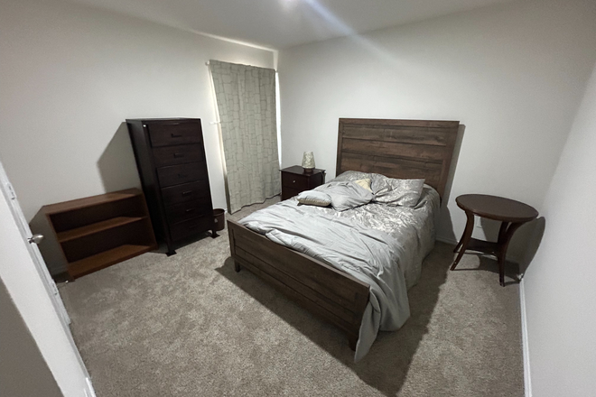 Bedroom For Rent - Shared House for Rent