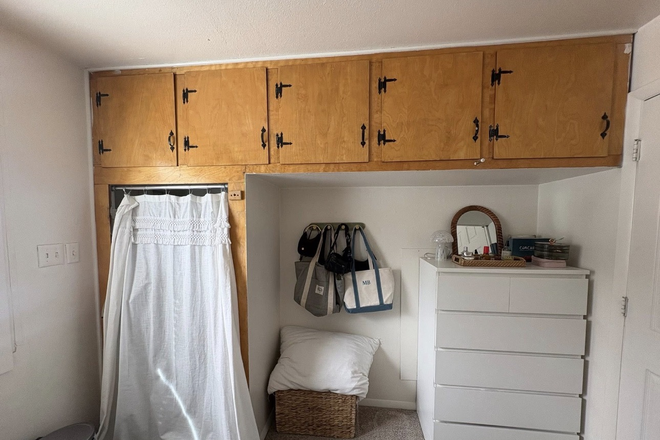 Bedroom - House Close To Campus and Pearl Street