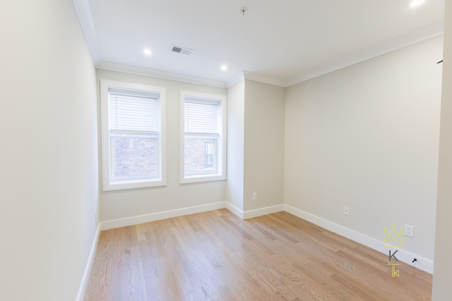 bedroom - Stunning renovated Brighton 3 bedroom with in unit laundry - one month free! Apartments