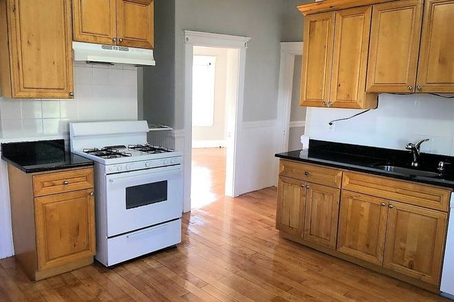 LIVING - LOCATION!!! 3 BED/1 BATH AVAILABLE 9/1/25!