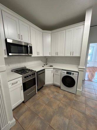 Kitchen - 3 Bed Available 8/15/26! *CONTACT NOAH 603-470-8181