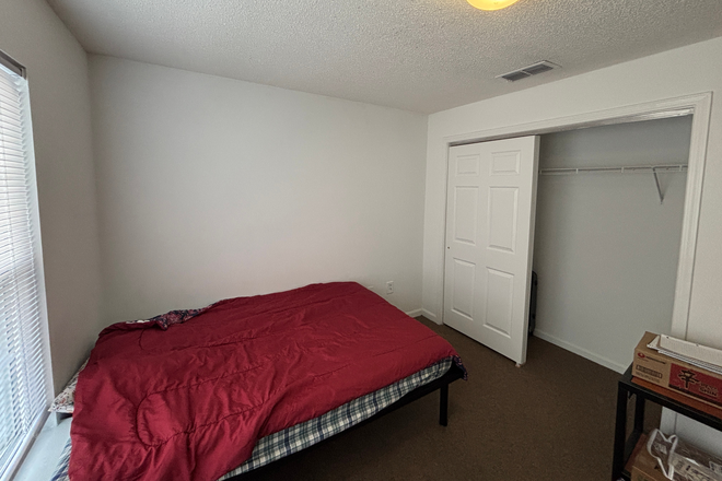 Room - Courtyards 4x4 Lease Transfer
