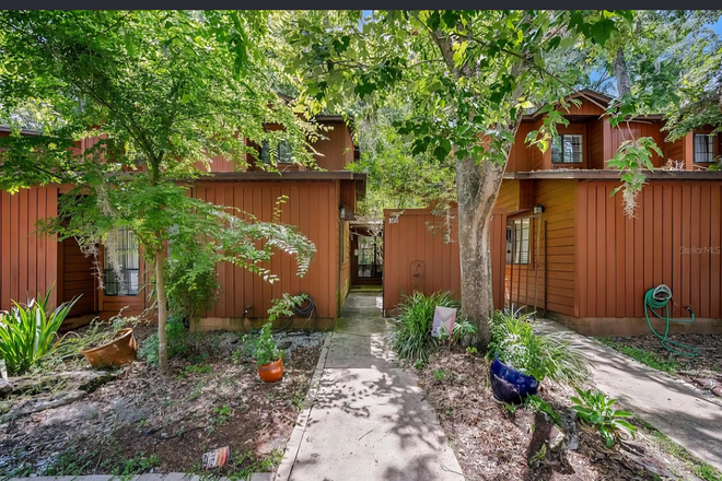 Photo - Rockwood Villas- UF (10 min) Townhome