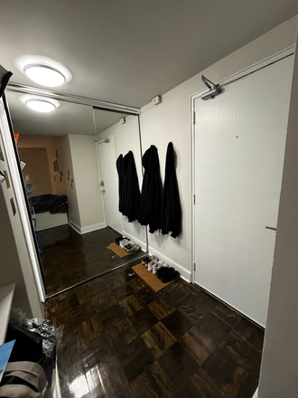 Front Entrance - Studio apartment in Annex Neighbourhood