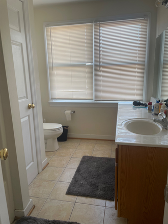 Bathroom beside room - Room For Rent Close to Campus House