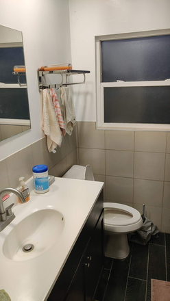 Bathroom picture 1 - House 5b2b close to campus