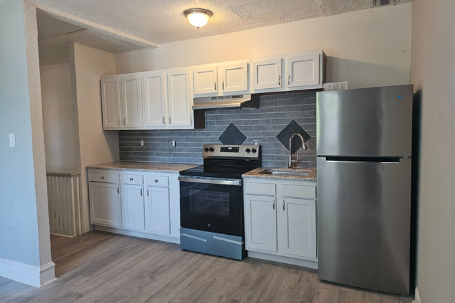 Kitchen with new appliances & ample storage. - 2nd FL | Luxe *Furnished* Student Housing Pod... Near St. Joseph's University! Duplex