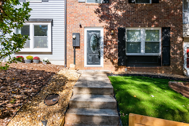 Front door view - Come Stay A While... Townhome
