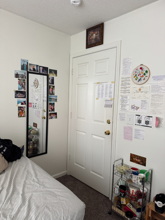 bedroom - University Highlands Apartments