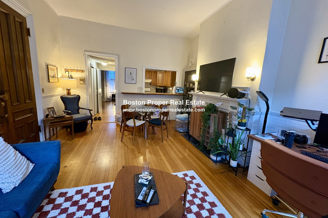 A - Entire massive floor of brownstone in Back Bay Apartments