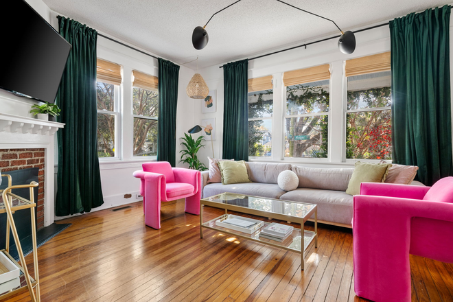 Living room - 4BR/2BA Minutes from MUSC Hampton Park Duplex