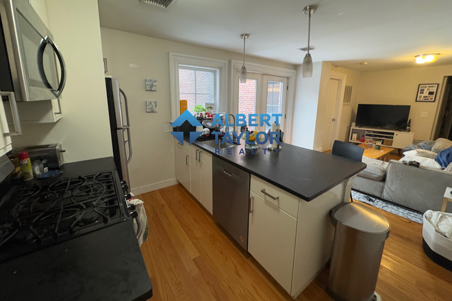 Kitchen - High-Quality 2 Bedroom on Mass Ave!! Apartments