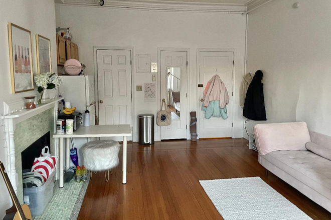 STUDIO - SPACIOUS BROOKLINE STUDIO APARTMENT AT 1077 BEACON STREET AVAILABLE 9/1/2026