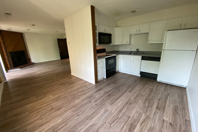 2 - AUGUST PRE-LEASING: 2879 Shadow Creek Dr #B205 Condo