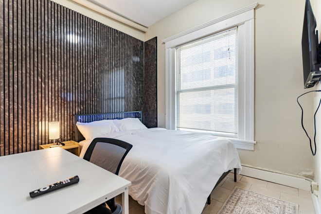 bedroom - Prime First Hill / Downtown Living! Walk to Seattle U | Minutes to Light Rail & Hospitals Apartments