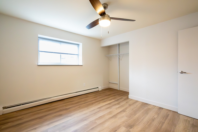 Bedroom - 2410 Ohio Apartments