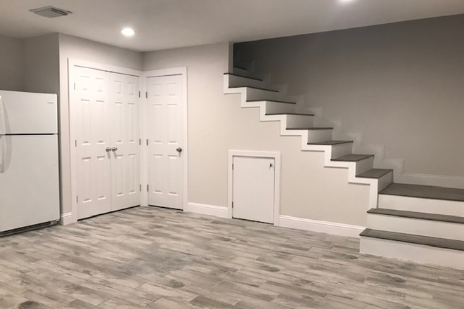living room and half bath - Beautiful Loft close to RIce