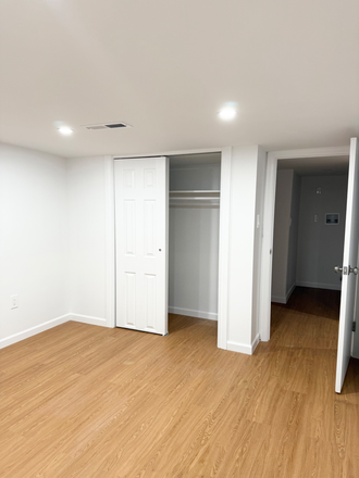 Private bedroom with closet. - Apartment for two close to UCONN Campus in Stamford