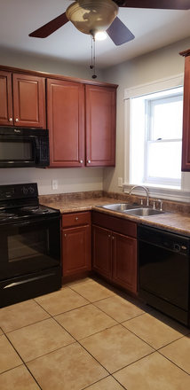 Kitchen - Amazing 3BR/1BA Apartment walking distance to campus (Behind Kaldi's)!