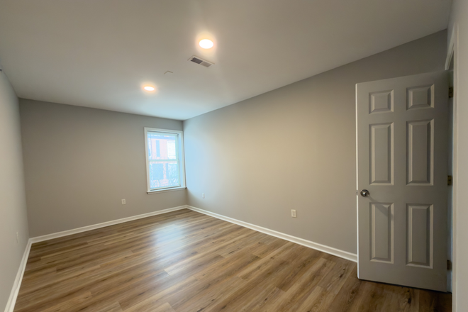Bedroom - 1535 N 15th Campus 5 Bed 3 Baths Corner Apartment Walking Distance from Campus