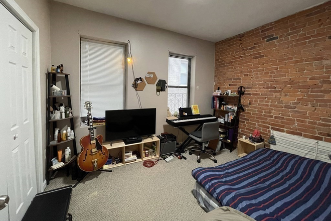 Room 1 - 65 Hemenway #6 Condo