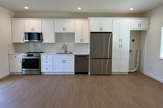 Kitchen - Recently Renovated 1 Bed / 1 Bath ADU Near Campus (2.1 Miles) Apartments