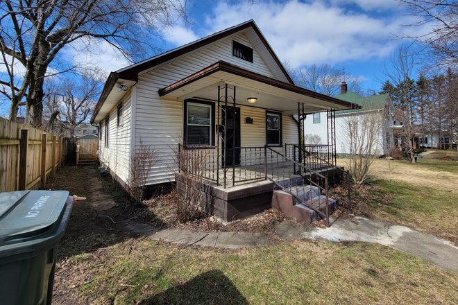  - 611 Frances Street - 2BR/1.0BA